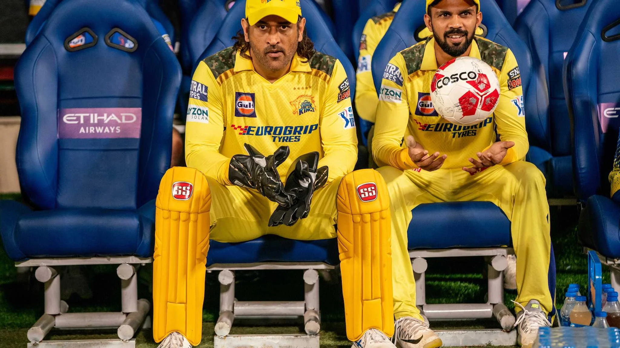 Eric Simons and Chennai Super Kings related cricket news visual about MS Dhoni leadership and T20 bowling strategies