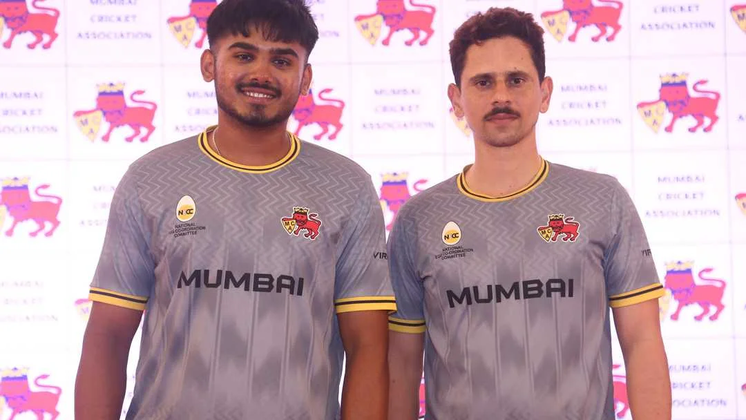 Mumbai cricket team pre-season discussion involving Siddhesh Lad and Ayush Mhatre ahead of the Ranji Trophy, GNN report