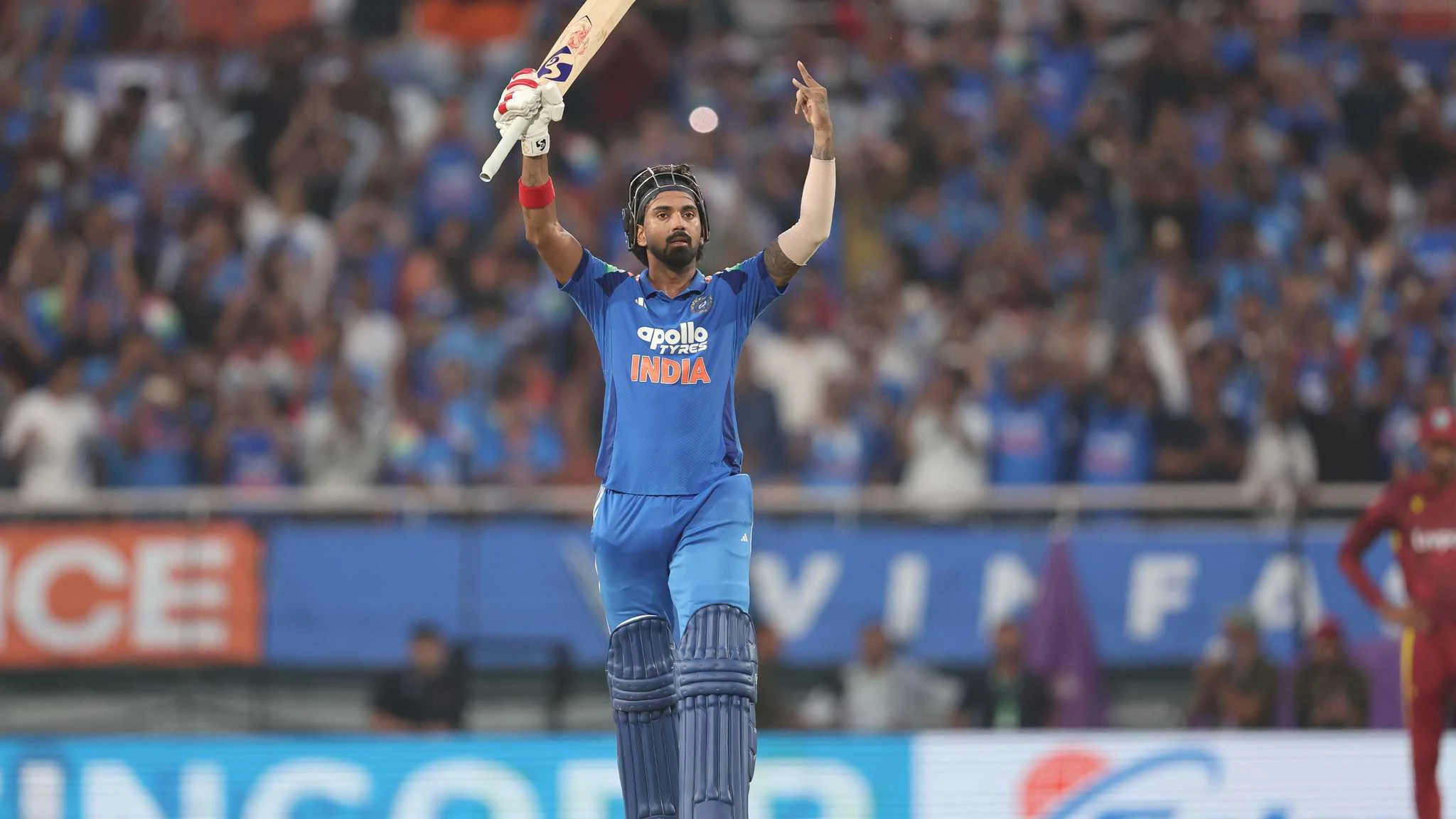KL Rahul India ke liye pressure situation me century innings build karte hue during third ODI against West Indies, Guru News Network cricket analysis